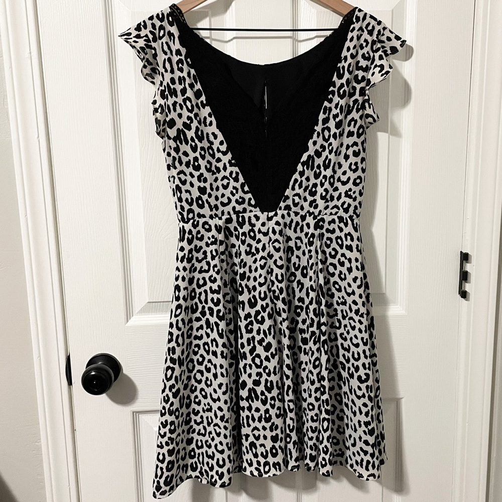 Express Black and White Leopard Print Mini Dress Size 8 - Picture 6 of 9